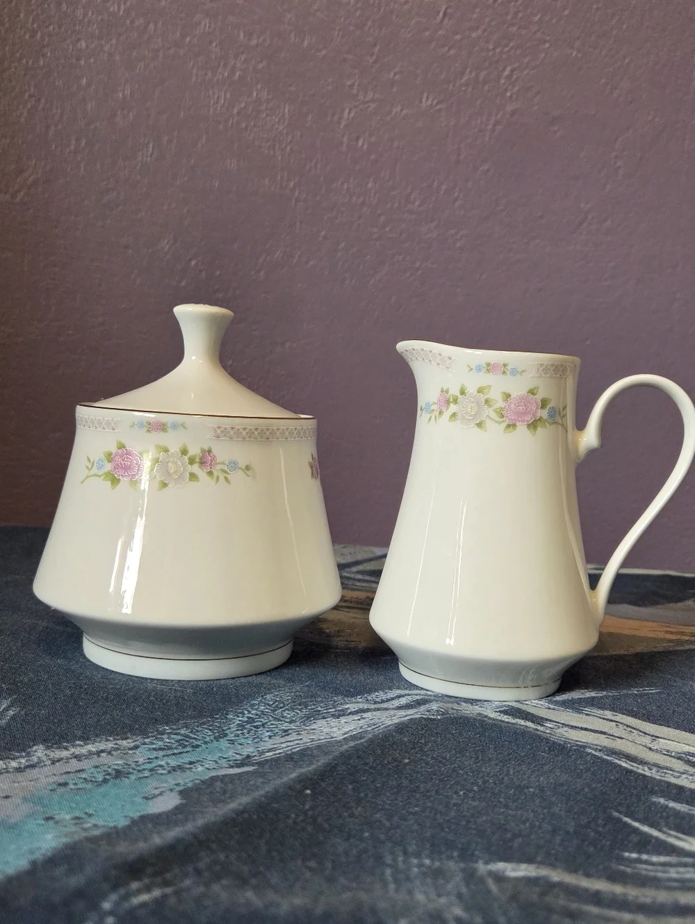 Crown Ming Fine China Jian Shiang “Bird Of Paradise” Cream and Sugar Bowl w/lid